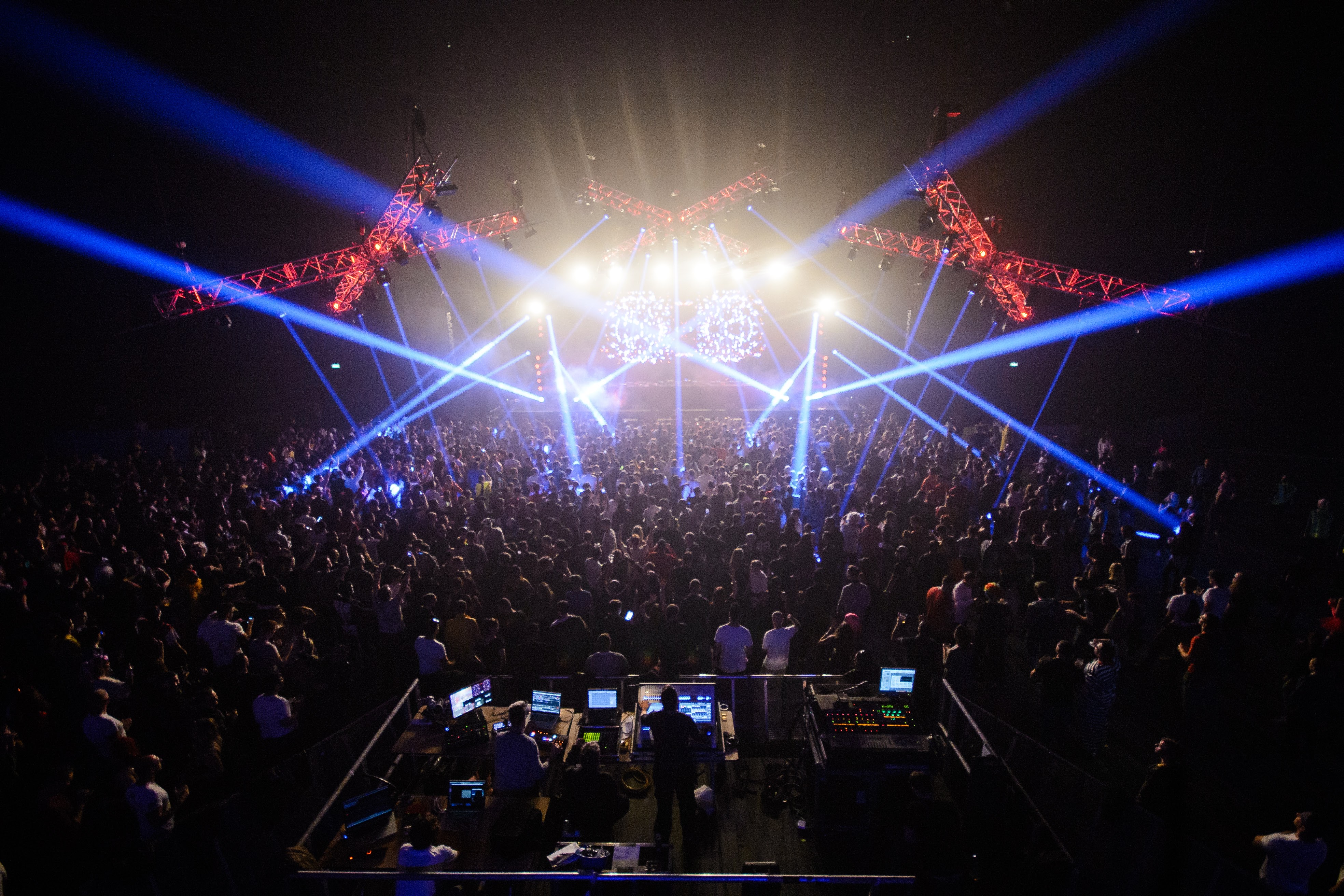 Avolites brings the rave back for Winterparty '16